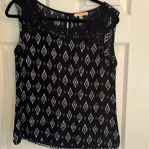 Beautiful detailed top!